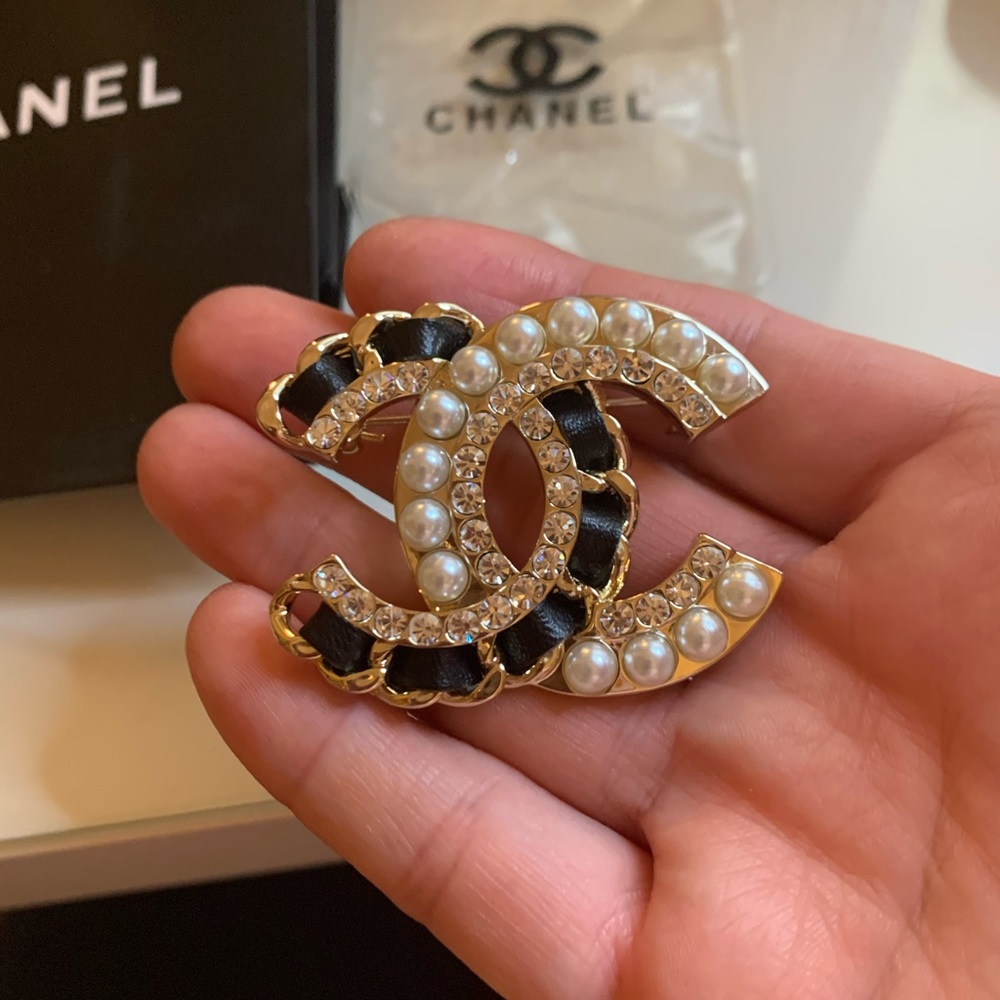 Brooch